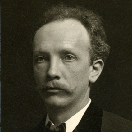 Headshot of Richard Strauss