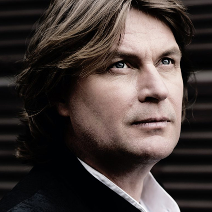 Headshot of Klaus Florian Vogt
