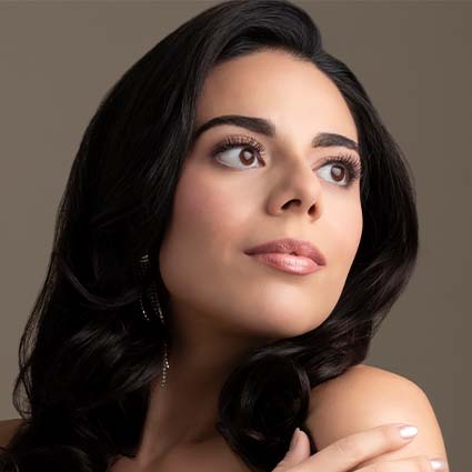 Headshot of Amanda Batista 