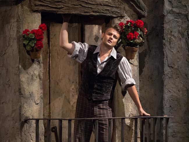 <span lang="fr">La Boheme</span> production image