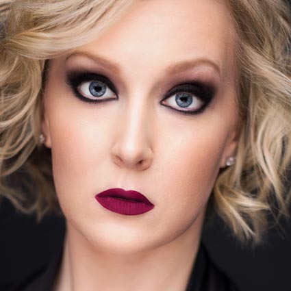 Headshot of Lindsay Ammann