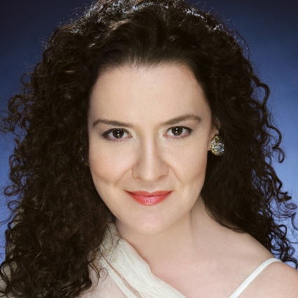 Headshot of Theodora Hanslowe