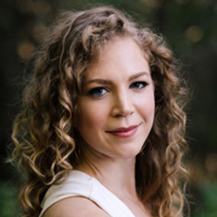Headshot of Anna Laurenzo