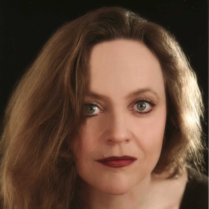 Headshot of Evelyn Herlitzius