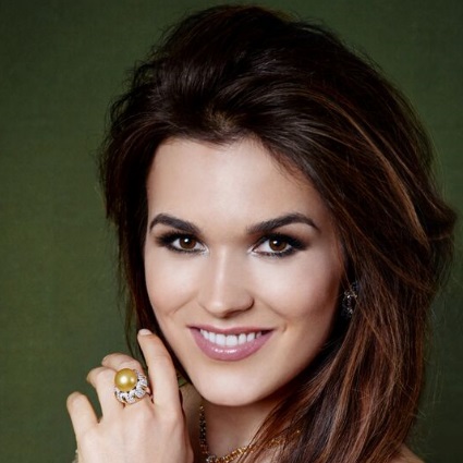 Headshot of Olga Peretyatko