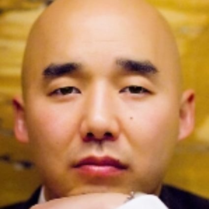Headshot of Julius Ahn