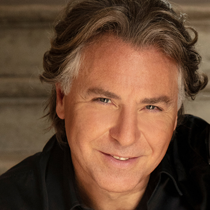 Headshot of Roberto Alagna