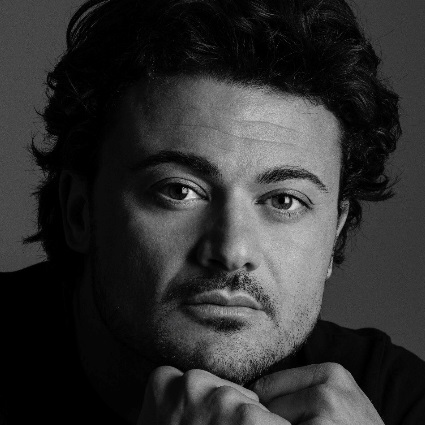 Headshot of Vittorio Grigolo