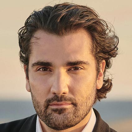 Headshot of Jonathan Tetelman