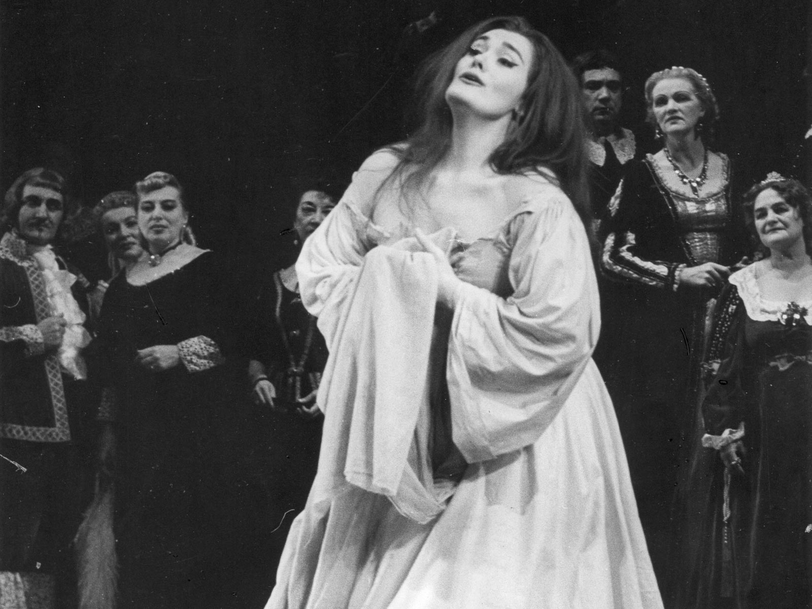 Sutherland, Joan Title Role Lucia di Lammermoor Met debut 1962 Louis Melancon2.jpg