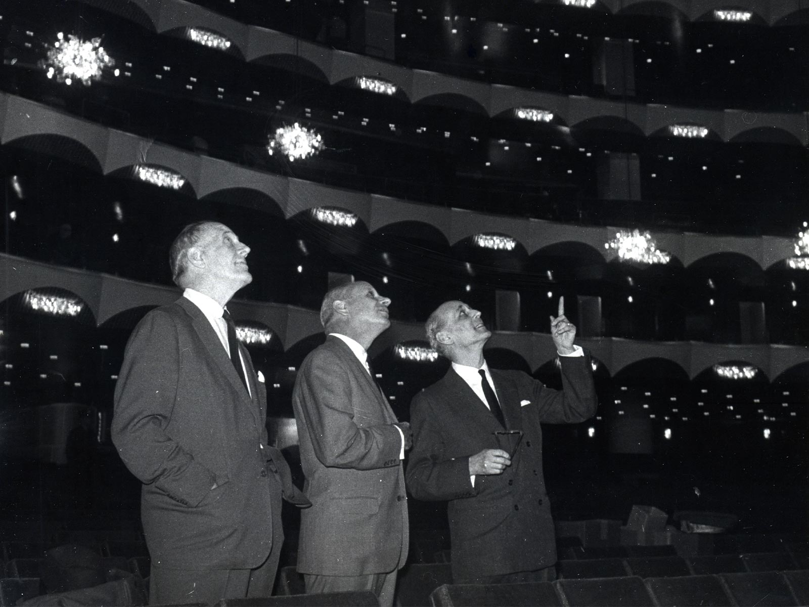 Wallace Schuman Bing in new MET 3 24 66 UPI photo.jpg