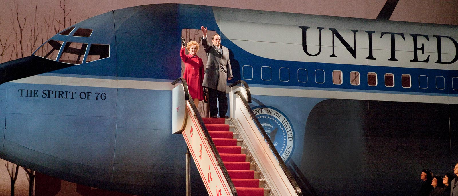 NIXON Act 1 scene Kelly and Maddalena_7026a.jpg