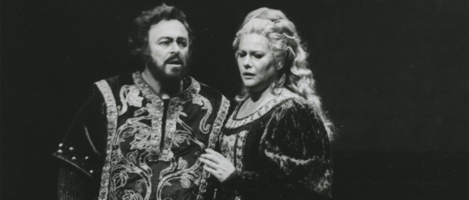 Trovatore Pavarotti, 1600x685.jpg