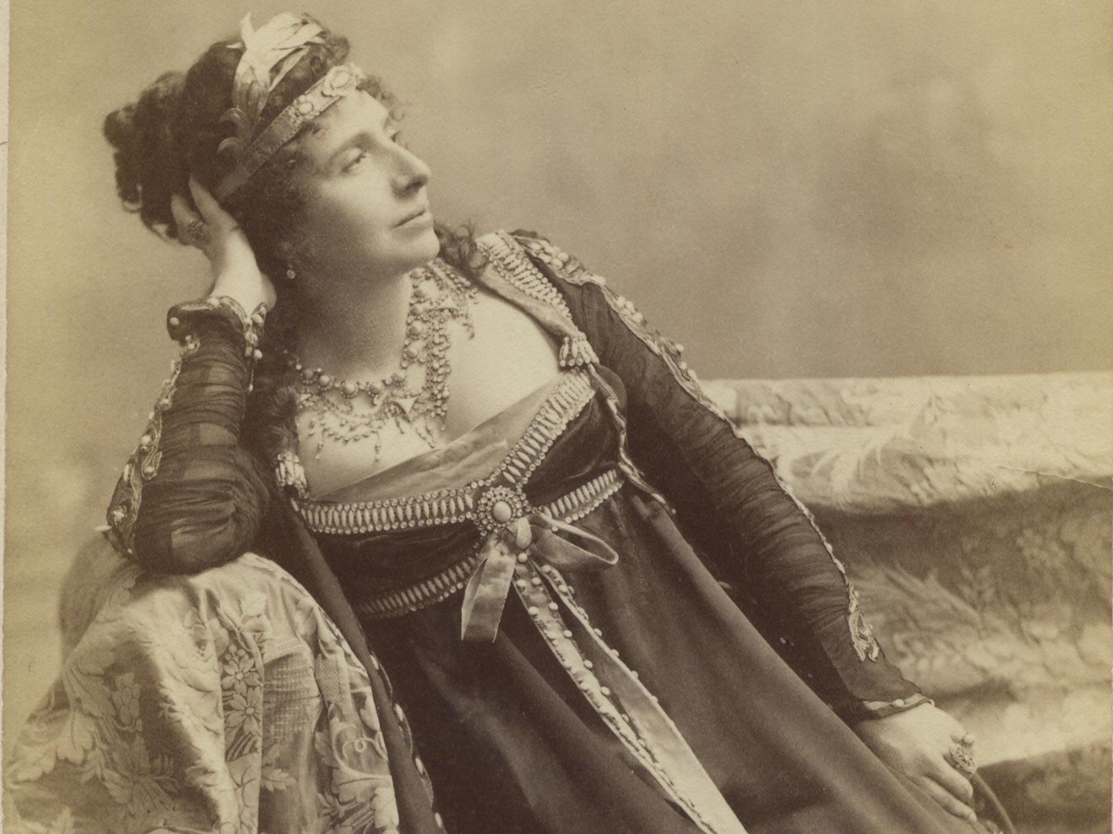 Ternina, Milka Title Role Tosca Dupont.jpg