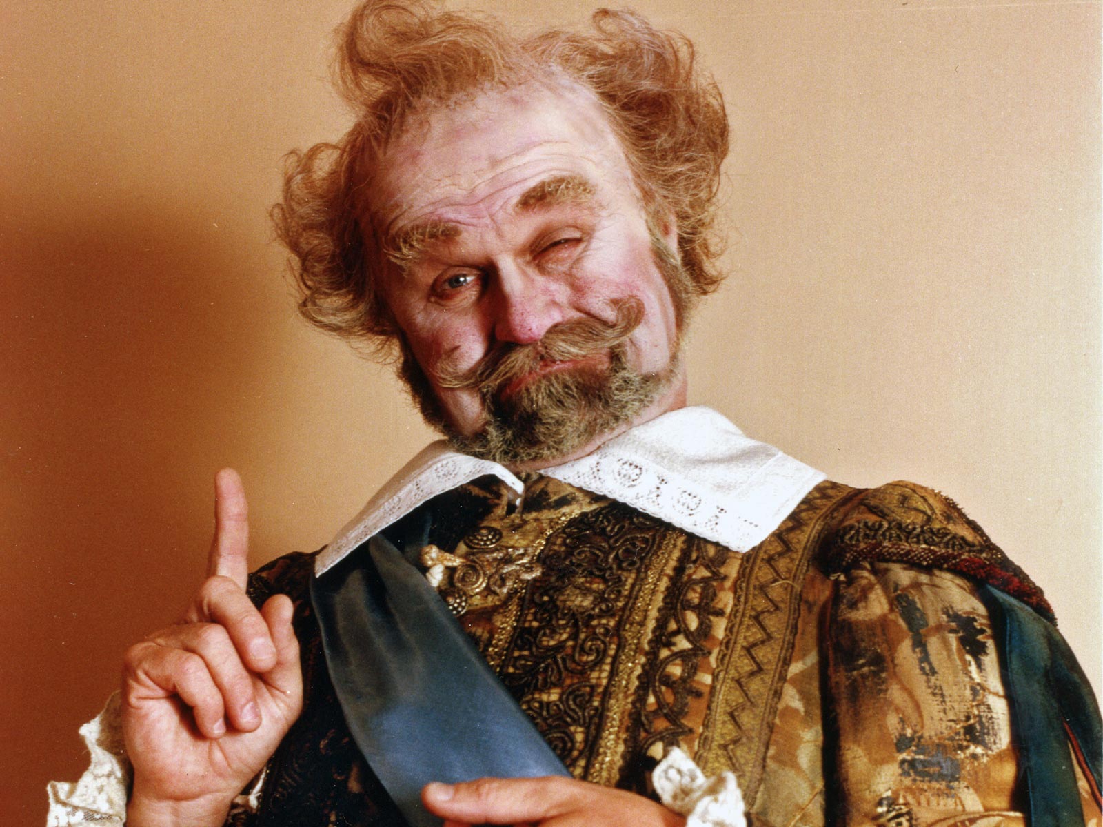 Plishka, Paul Title Role Falstaff color photo by Winnie Klotz revised.jpg