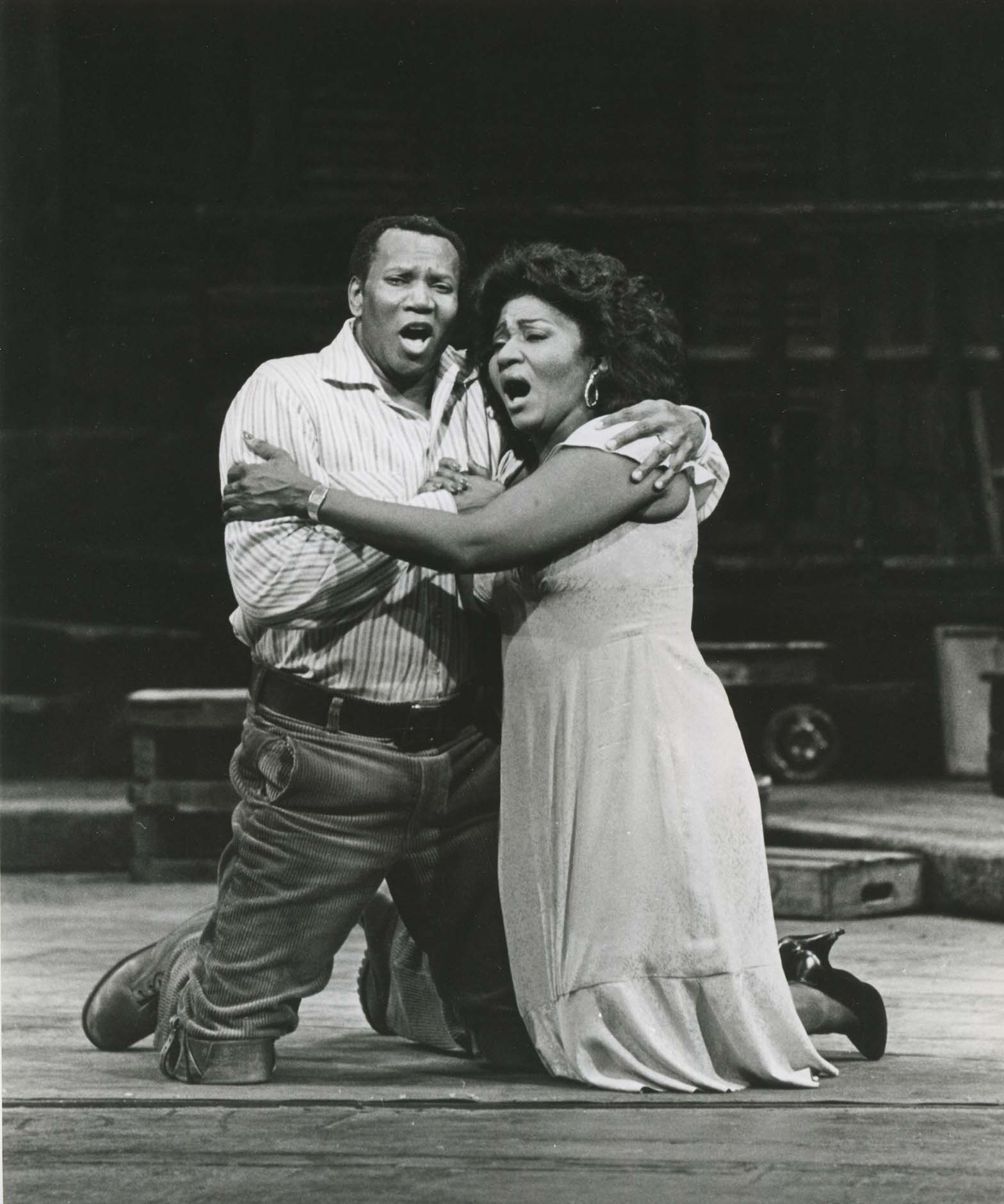 Bumbry, Grace_Porgy and Bess 1984-85_Bess_with Simon Estes as Porgy_Heffernan.jpg