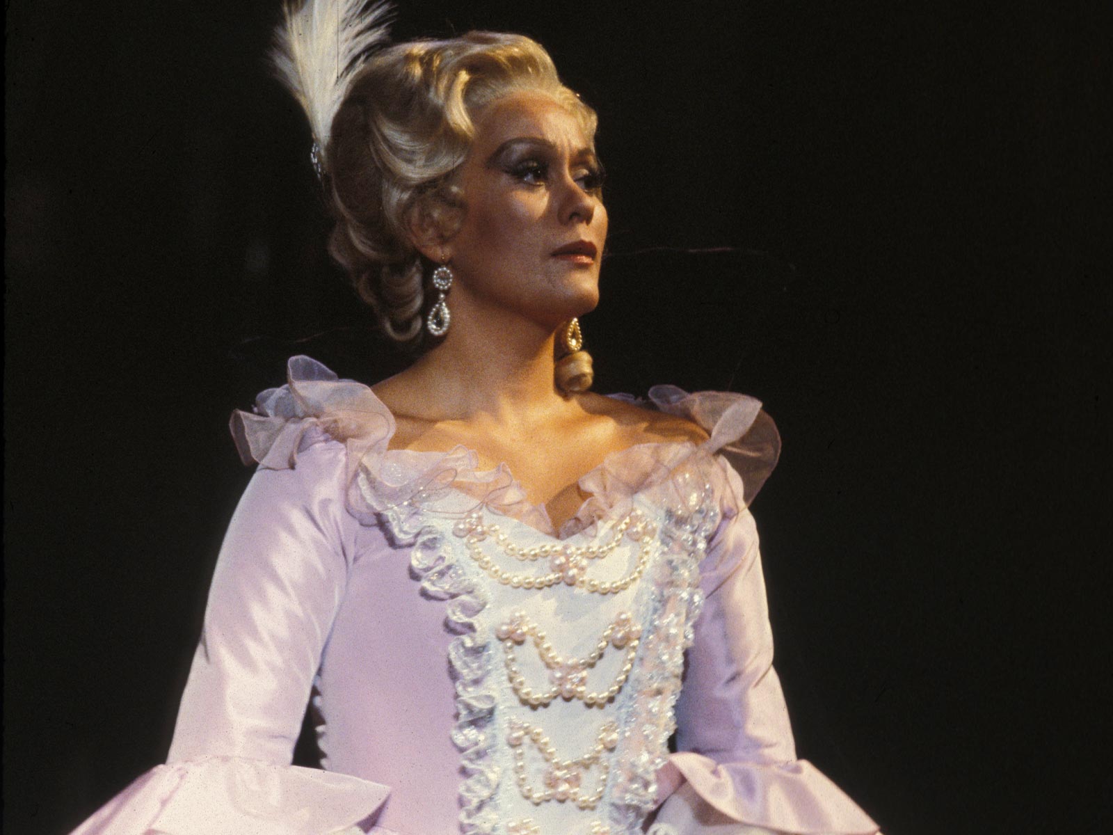 1982 Te Kanawa Rosenkavalier-2.jpg