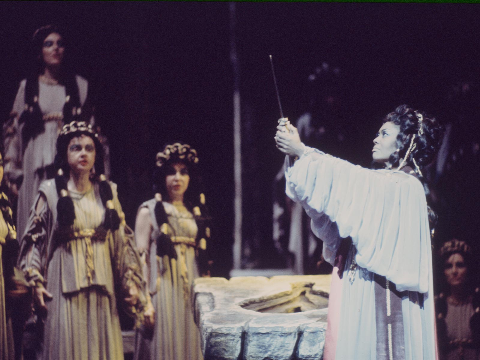 Troyens 1973-74.VerrettChorus.tif.jpg