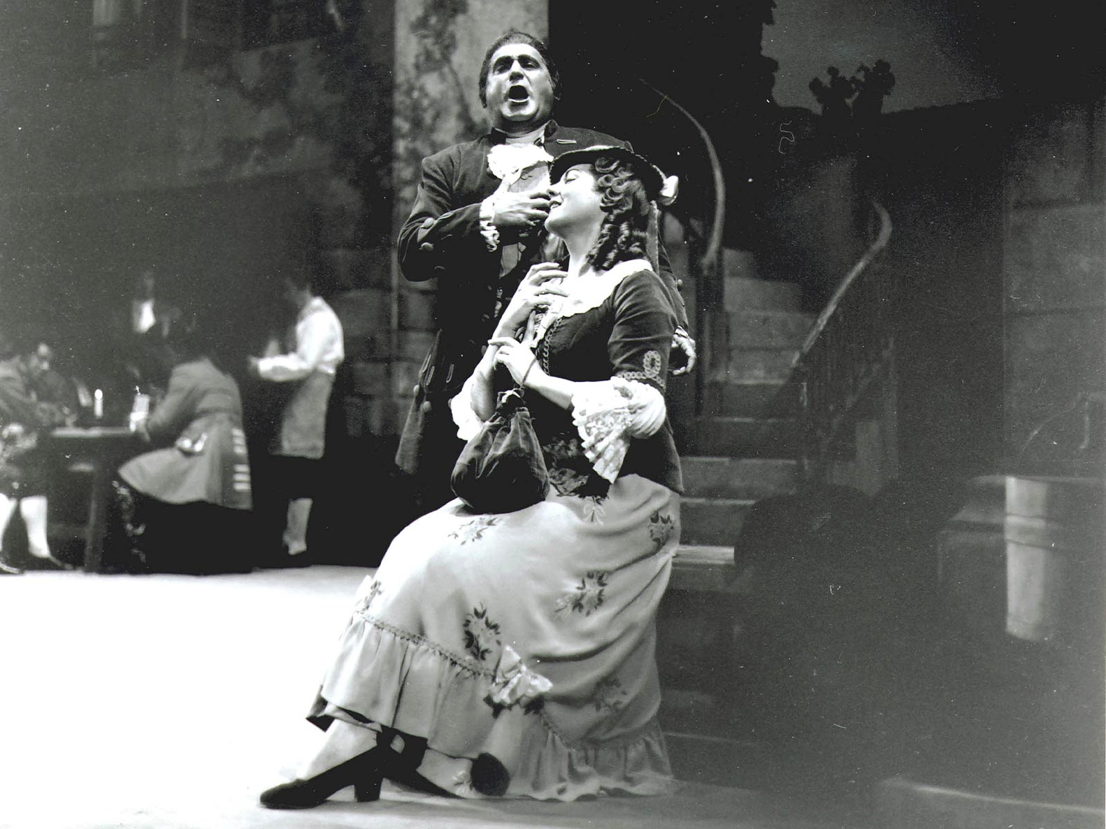 Tebaldi, Renata_Manon Lescaut_title role_with Richard Tucker as Des Grieux.jpg