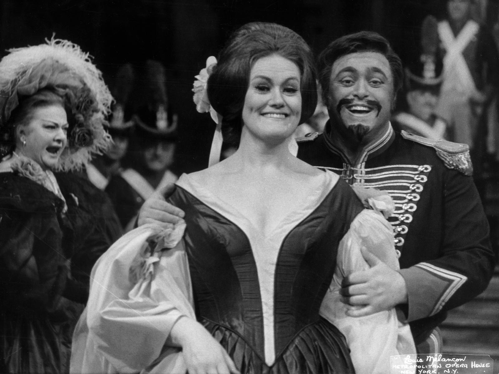 Fille du Regiment 1971-72 Welitsch, Sutherland, Pavarotti.jpg